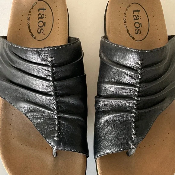 TAOS Gift 2 Black Leather Sandal Size 10 Like New - Picture 3 of 8